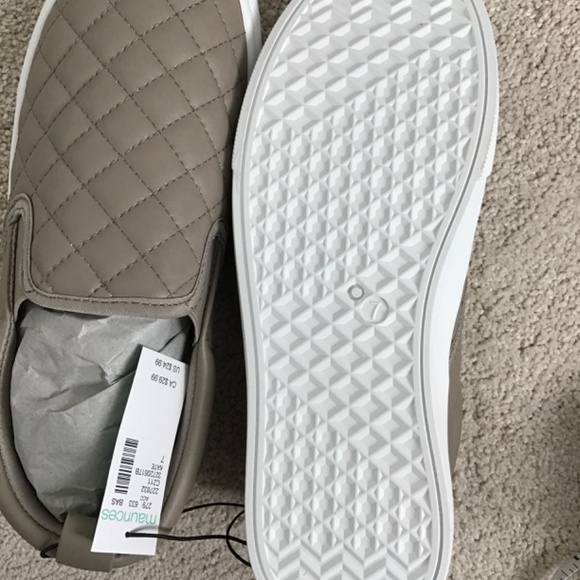 Maurice’s quilted slip on shoe - Picture 3 of 5